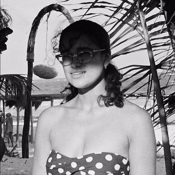 Meet your Posher, Ashlee - Picture 1 of 1